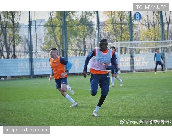 云南玉昆克莱伯侯永永领衔攻击线 乔迪传控打法在高原主场展现战术适应性 云南玉昆克莱伯侯永永领衔攻击线 乔迪传控打法在高原主场展现战术适应性